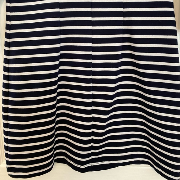 Gap Knee Length 3/4 Length Sleeve Dress in Navy & White Stripes - Picture 6 of 6